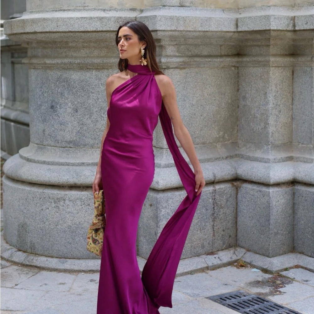 EGGPLANT LONG DRESS WITH CAPE - Picture 3 of 6